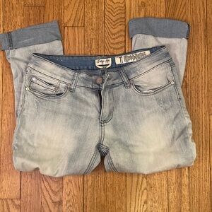 Indigo Rein Cropped Distressed Light wash
